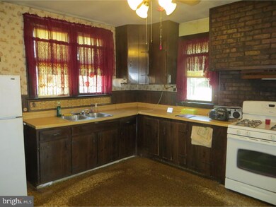 2401 S Clinton Ave, Trenton, NJ 08610 - photo 5