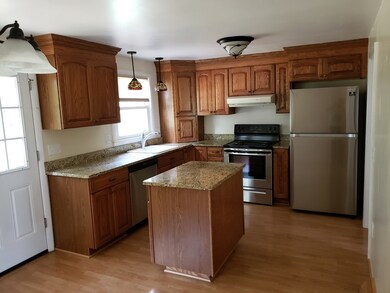 21 Bumble Bee Cir, Shrewsbury, MA 01545 - photo 4