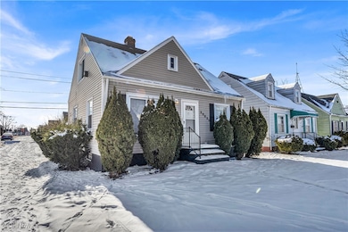 20620 Watson Rd, Maple Heights, OH 44137 - photo 2