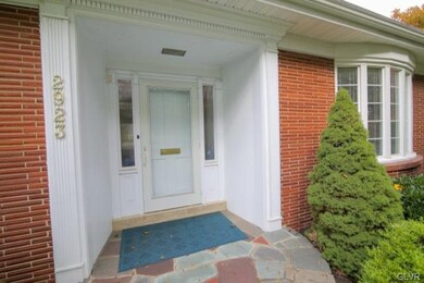 2923 Gordon St, Allentown, PA 18104 - photo 4