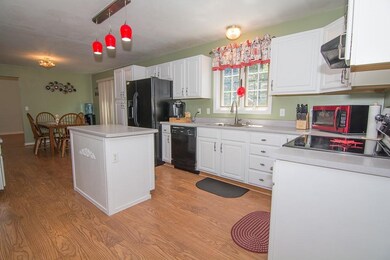 103 Adams Cir, Northbridge, MA 01534 - photo 5