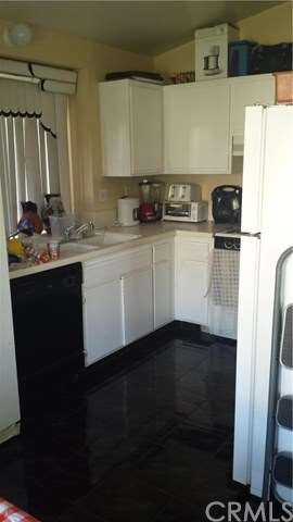 639 W Palm St, Compton, CA 90220 - photo 6