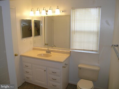 8635 Beekman Place unit 35C, Alexandria, VA 22309 - photo 2