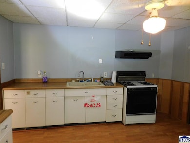 1059 Blackman St, Clinton, IN 47842 - photo 6