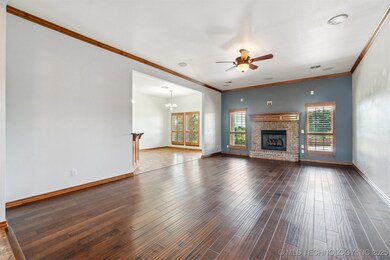 917 Country Club Dr, Cushing, OK 74023 - photo 2