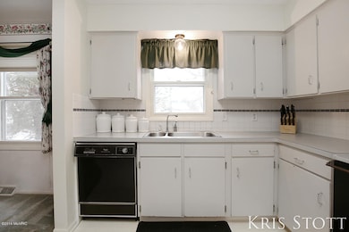 6074 Adaway Ct SE unit 6, Ada, MI 49301 - photo 7