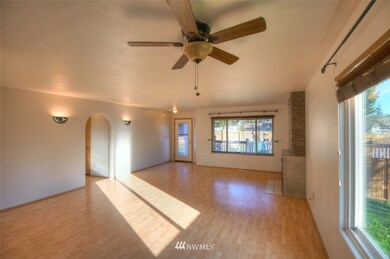 949 SW 21st St, Chehalis, WA 98532 - photo 3