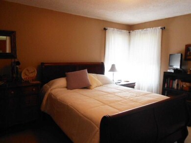 3110 31st St, Columbus, IN 47203 - photo 5