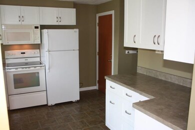 1040 Main St unit 7, Millis, MA 02054 - photo 7