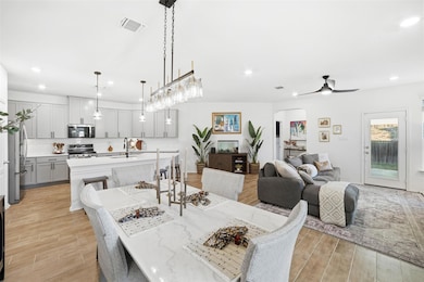 517 Lady Swiss Ln, Hutto, TX 78634 - photo 2