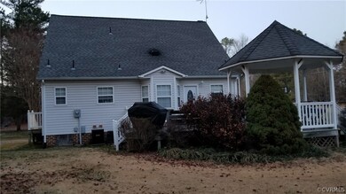 6643 W Quaker Rd, Disputanta, VA 23842 - photo 4