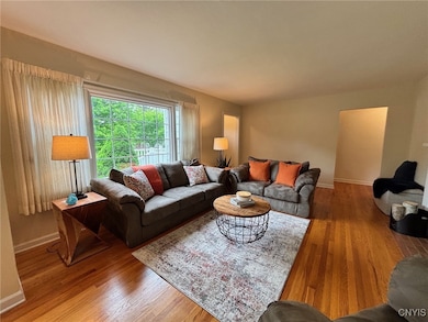 Look at the gorgeous hardwood floors!
