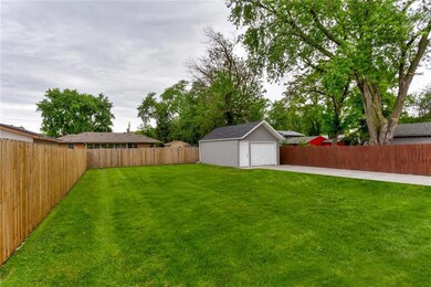 3014 48th Place, Des Moines, IA 50310 - photo 5