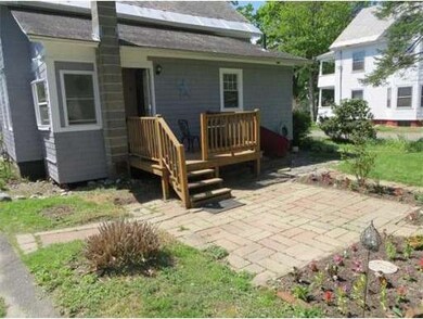 55 Devens St, Greenfield, MA 01301 - photo 3