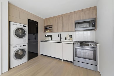 229 Hawthorne St unit 4-A, Brooklyn, NY 11225 - photo 3