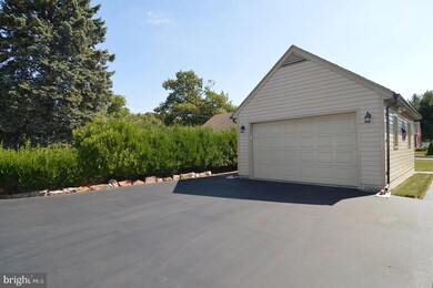 3301 Mckently St, Reading, PA 19605 - photo 6