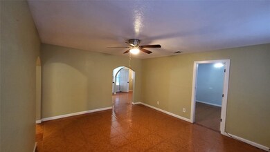 1216 W Snyder St, Alvin, TX 77511 - photo 6