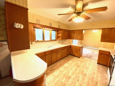 334 W Maple St, Corinth, NY 12822 - photo 6