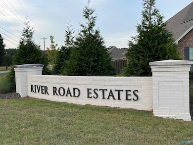 Located in River Road Estates in Decatur, Alabama. Convenient to I65 for easy commuting to Madison, Huntsville, and Birmingham.