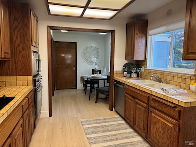 9188 Lakewood Dr, Windsor, CA 95492 - photo 4