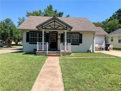 128 W Elizabeth St, Shawnee, OK 74804 - photo 2