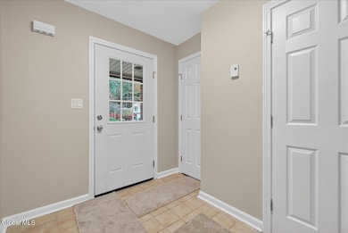 4043 Chaucer Place, Slingerlands, NY 12159 - photo 6