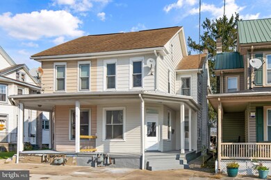 512 N Railroad St, Palmyra, PA 17078 - photo 2