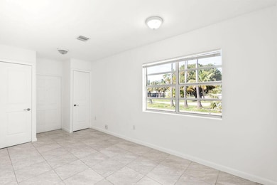 137 Hawthorne Dr unit B, West Palm Beach, FL 33403 - photo 7