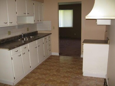 1261 Bernhard Rd, Columbus, OH 43227 - photo 4