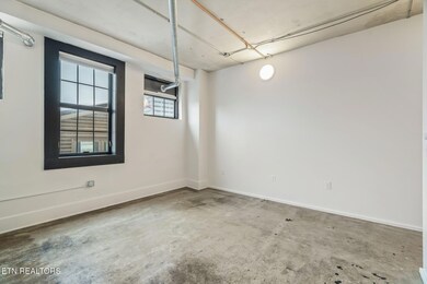 7-web-or-mls-116 S. Gay Street #606-8