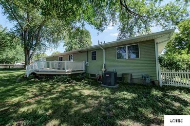 240 Southgate St, Lincoln, IL 62656 - photo 5