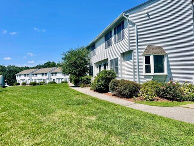 16 Lochmere Ln unit U372, Nashua, NH 03063 - photo 2