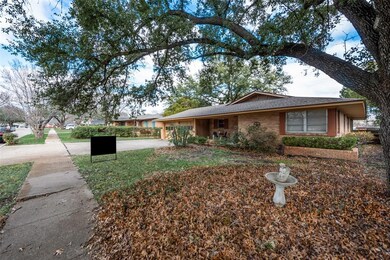 1100 Sunset Dr, Ennis, TX 75119 - photo 3