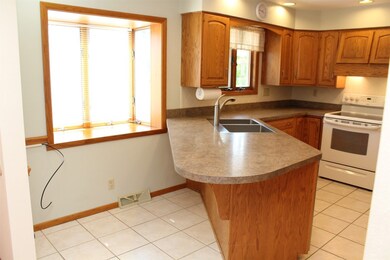 2920 Logan Dr, Erie, PA 16506 - photo 3