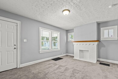 10-web-or-mls-1492East26thAvenue_Hommati