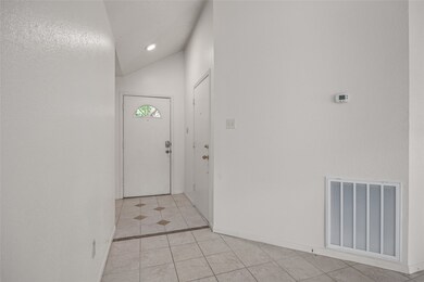 8222 Summertree Dr, Houston, TX 77040 - photo 6