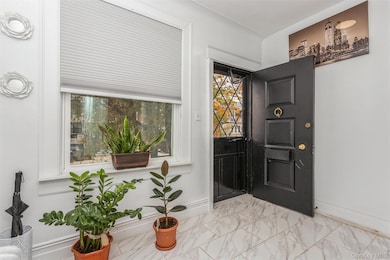 1646 Radcliff Ave, Bronx, NY 10462 - photo 3