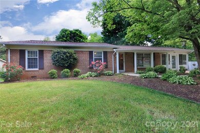 402 Chestnut Ln, Statesville, NC 28625 - photo 4