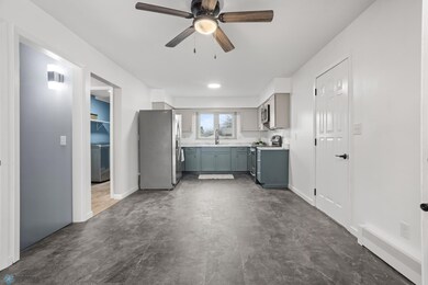 Dining/Kitchen