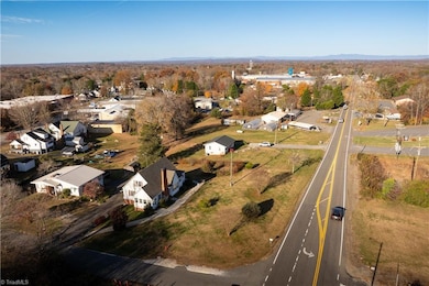 624 E 52 Bypass, Pilot Mountain, NC 27041 - photo 6