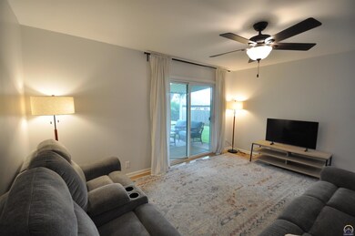 3110 SW 30th St, Topeka, KS 66614 - photo 5