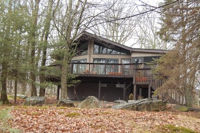 102 Waterview Dr, Lords Valley, PA 18428 - photo 2