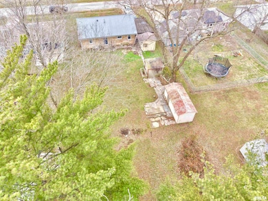 904 W Elm St, Olney, IL 62450 - photo 3