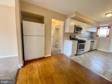 137 Pulaski St, Pottstown, PA 19464 - photo 3