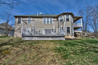 113 S Acorn Hill Dr, Olyphant, PA 18447 - photo 6