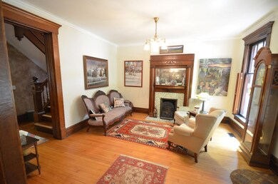 Foyer-Living Room
