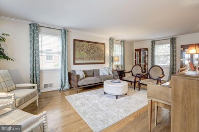 8807 Stonehaven Ct, Potomac, MD 20854 - photo 5