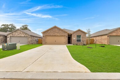 10642 Lost Maples Dr, Cleveland, TX 77328 - photo 4