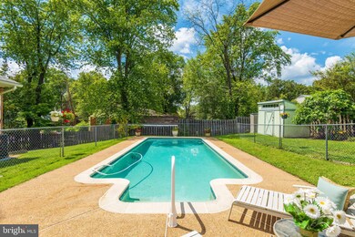 5230 Portsmouth Rd, Fairfax, VA 22032 - photo 2