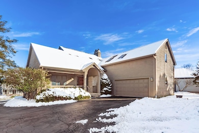 1307 Lakeside Ct, Worthington, OH 43085 - photo 3